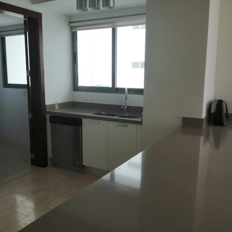 Santa Maria – Comunidad de Golf en Ciudad: Torre Greenview, 215 m², 3 Recámaras, Seguro y Pacífico