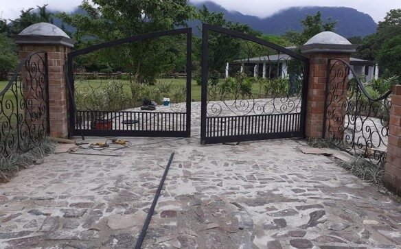 Casa de Montaña, en El Valle de Antón: Linda Comunidad, Clima Frío y Cerca Playa