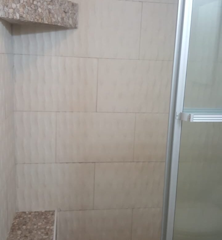 Clayton – 2 Casas colindantes con bosque, pegadas, Sector del Canal: Casas Grandes con 7 recámaras + 2 bodegas + Den