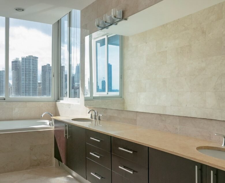 Paitilla Frente Al Mar: The Point, Lujoso Apartamento de 500 m², con Equipos