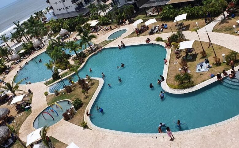 Relájese Ahora en Playa Caracol: Apto de Planta Baja con Patio, con 3 Recámaras