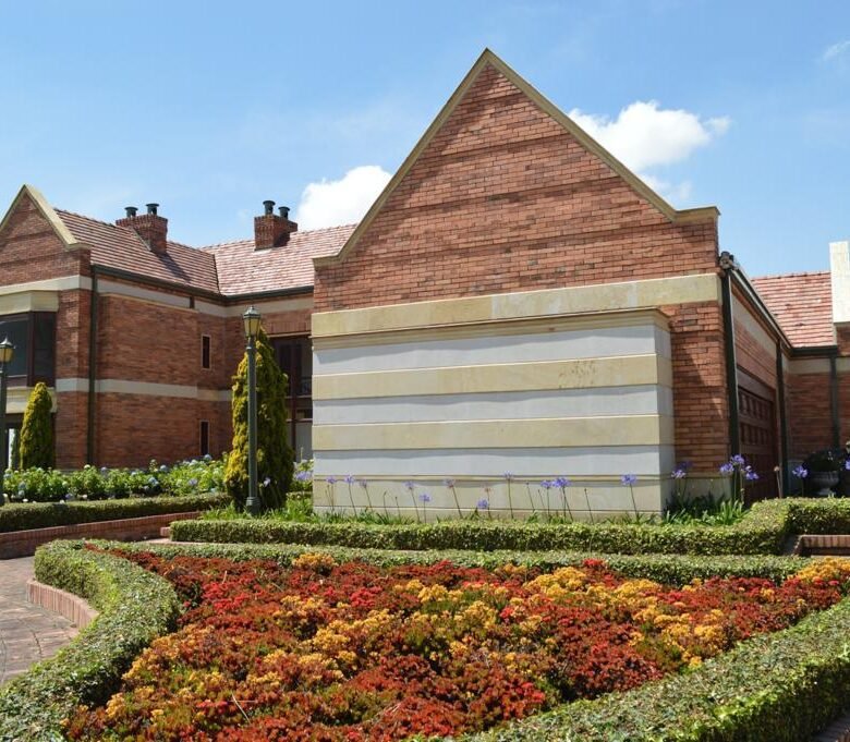 Residencia Exclusiva, a 2800 m de Altura: Bogotá, Colombia con 10,900 m² Terreno