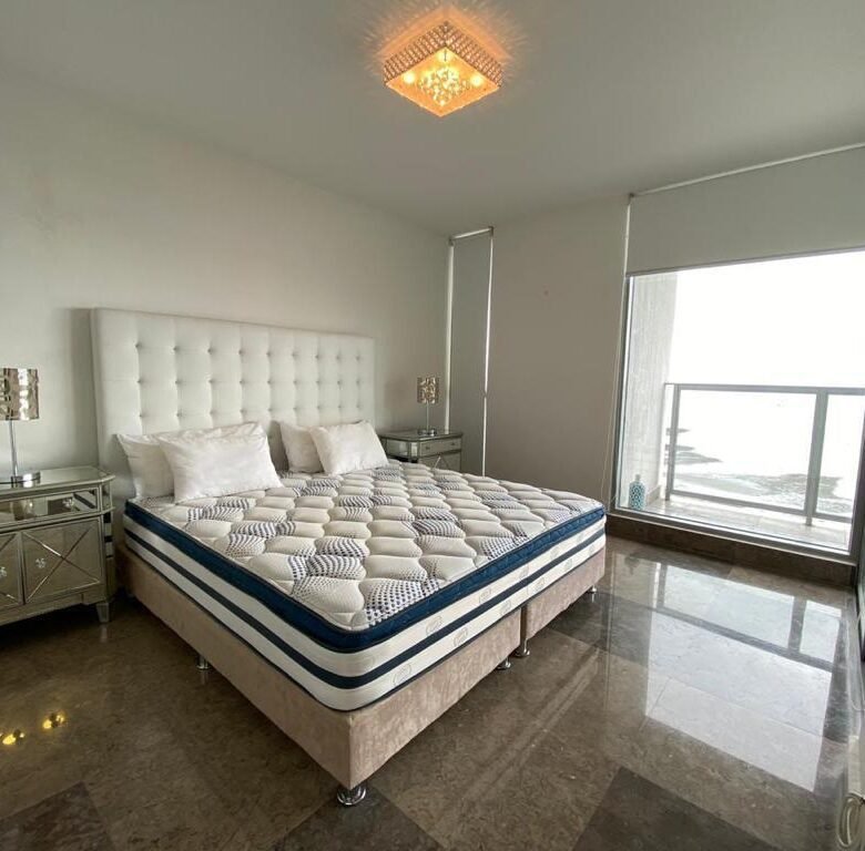 Avenida Balboa – Frente Al Mar: Viva de Lujo, Yoo Amoblado, 167 m², 2 Recámaras