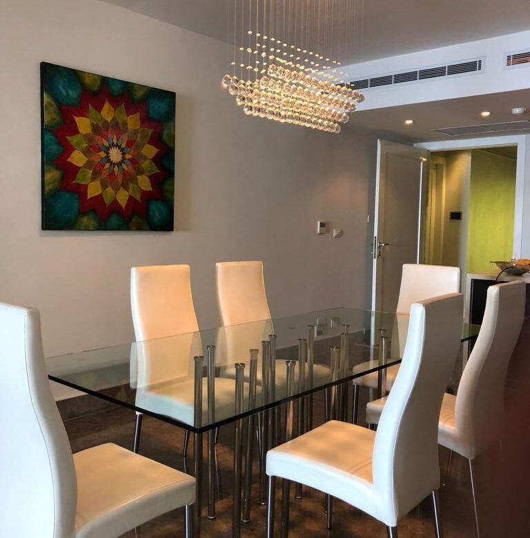 Avenida Balboa – Frente Al Mar: Viva de Lujo, Yoo Amoblado, 167 m², 2 Recámaras
