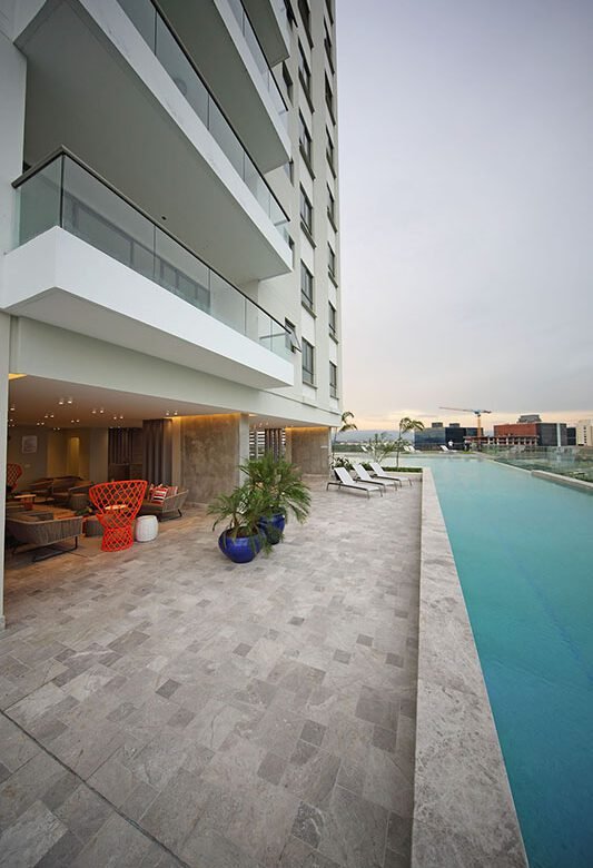 Santa Maria – Comunidad de Golf en Ciudad: Torre Greenview, 215 m², 3 Recámaras, Seguro y Pacífico