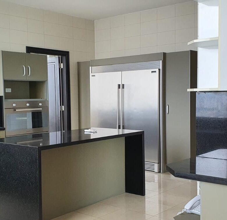 Penthouse Frente Al Mar – Costa del Este: 415 m², 4 Habitaciones, 4.5 Baños, Vista Frontal