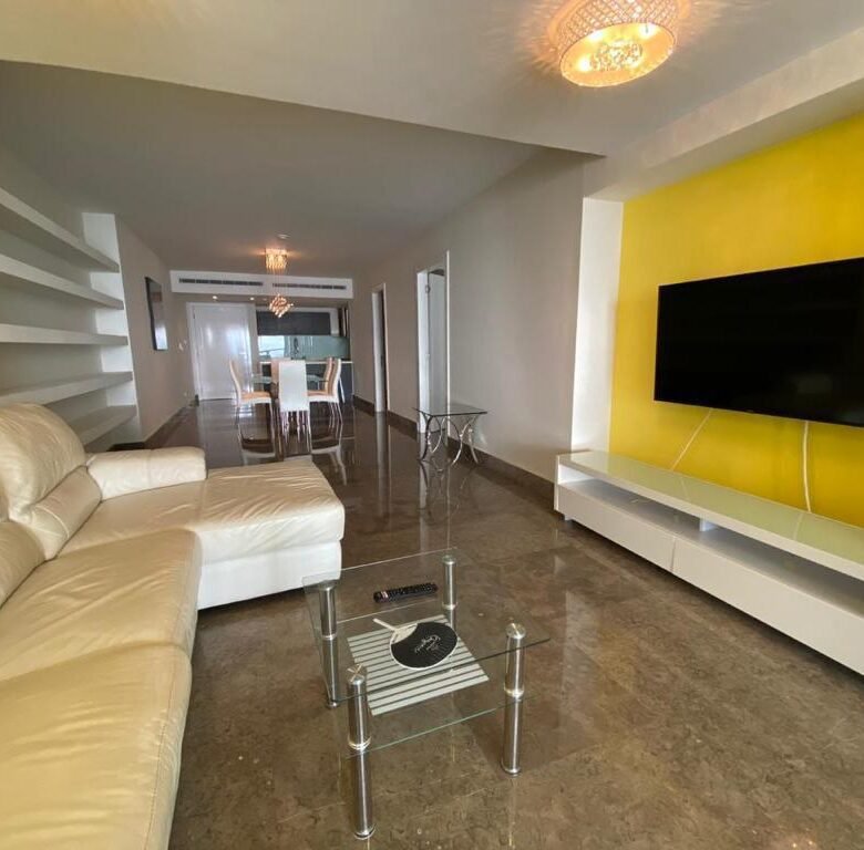 Avenida Balboa – Frente Al Mar: Viva de Lujo, Yoo Amoblado, 167 m², 2 Recámaras
