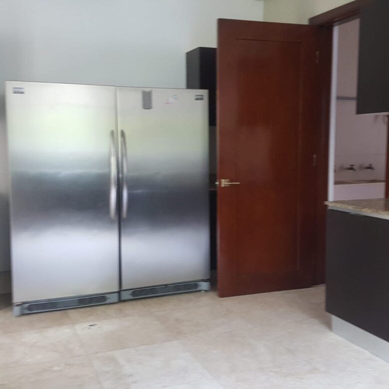 Casa en Campo de Golf : Santa María, exclusiva comunidad completa con garita de seguridad 24 horas