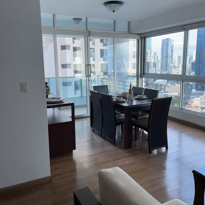 Ave Balboa, Bayfront: Amoblado, 1 Habitación, 1.5 Baño, Terraza, posibilidad de convertir a 2 recámaras