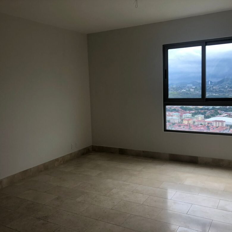 Santa Maria – Comunidad de Golf en Ciudad: Torre Greenview, 215 m², 3 Recámaras, Seguro y Pacífico