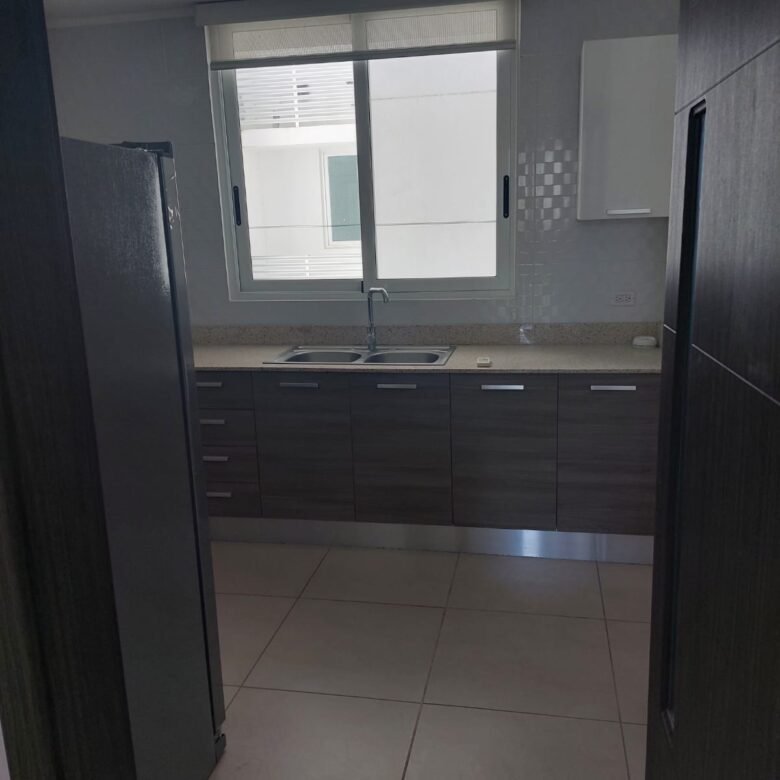 Altos de Panamá, Nuevo, Kings Park 500: 155.70 m² con 4 Recámaras y 3 Parking