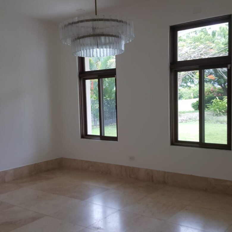 Casa en Campo de Golf : Santa María, exclusiva comunidad completa con garita de seguridad 24 horas