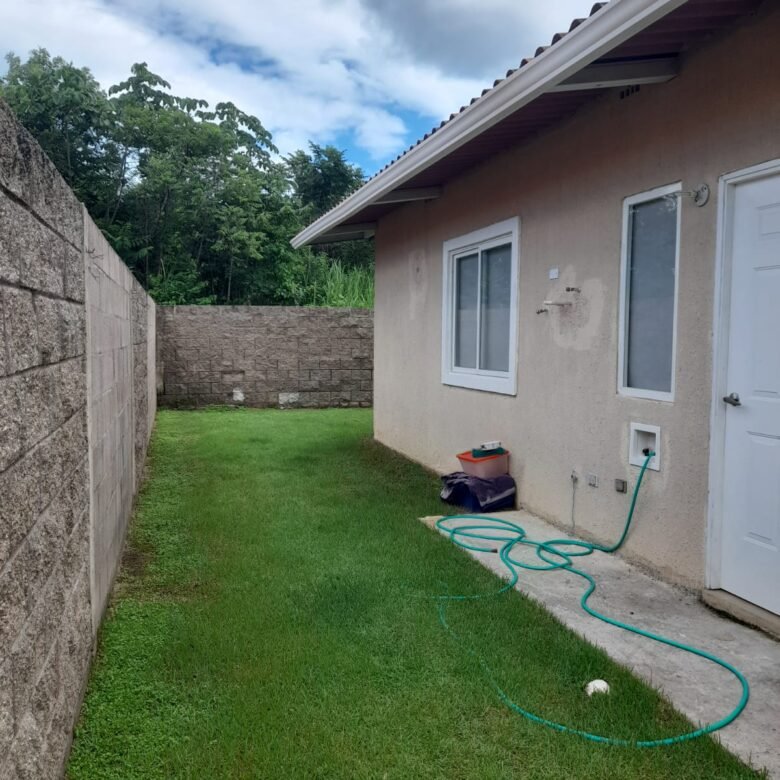 Relajación Para Usted – Viva en La Playa – Coronado: Amplia Casa con Seguridad