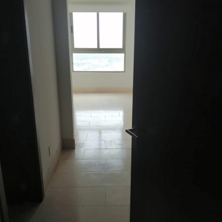 Santa Maria – Comunidad de Golf en Ciudad: Torre Greenview, 215 m², 3 Recámaras, Seguro y Pacífico