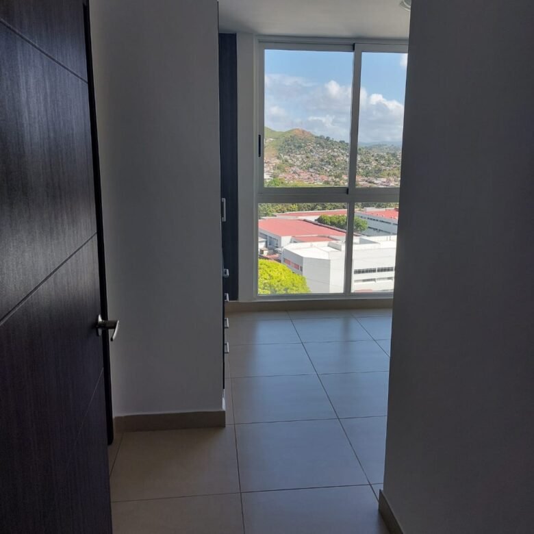 Altos de Panamá, Nuevo, Kings Park 500: 155.70 m² con 4 Recámaras y 3 Parking