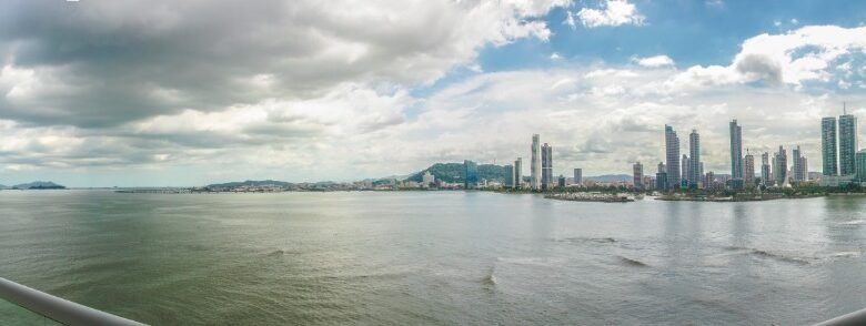 Paitilla Frente Al Mar: The Point, Lujoso Apartamento de 500 m², con Equipos