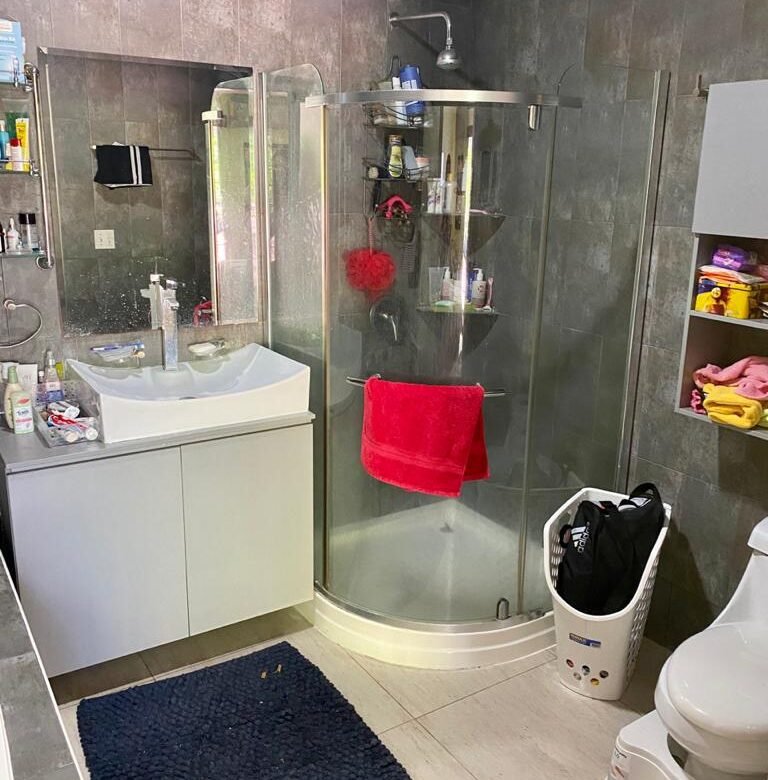 La Boca: R1d2 – Casa Adosada que incluye 2 Apartamentos Anexos