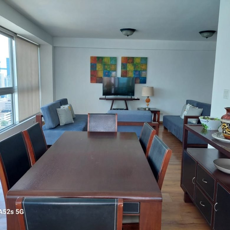 Ave Balboa, Bayfront: Amoblado, 1 Habitación, 1.5 Baño, Terraza, posibilidad de convertir a 2 recámaras