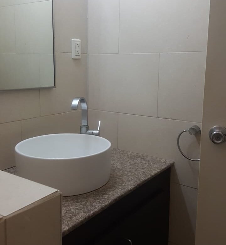 Clayton – 2 Casas colindantes con bosque, pegadas, Sector del Canal: Casas Grandes con 7 recámaras + 2 bodegas + Den
