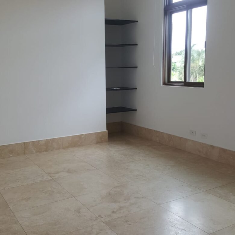 Casa en Campo de Golf : Santa María, exclusiva comunidad completa con garita de seguridad 24 horas