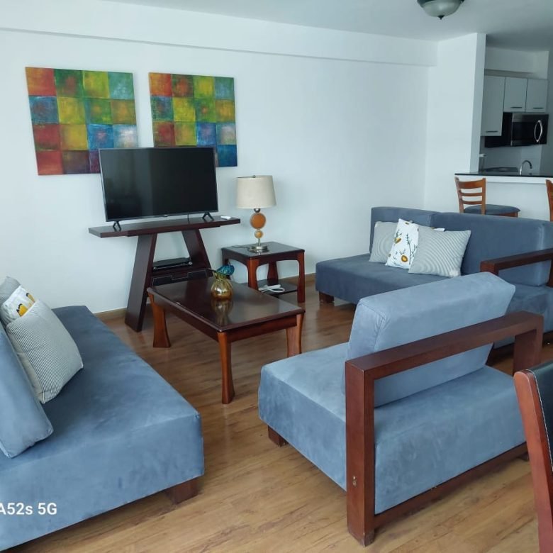 Ave Balboa, Bayfront: Amoblado, 1 Habitación, 1.5 Baño, Terraza, posibilidad de convertir a 2 recámaras