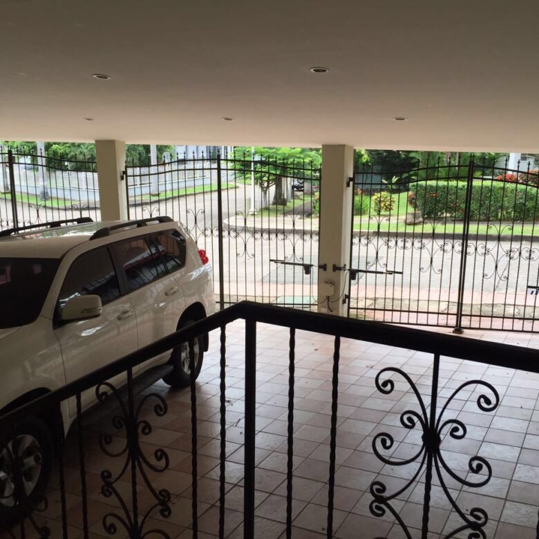 Albrook: Casa Unifamiliar, Cómoda, Colinda Area Verde – 5 Recs + Atico + Cbe