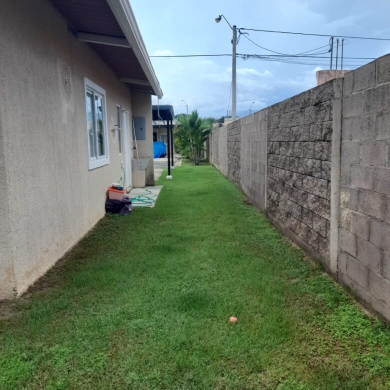 Relajación Para Usted – Viva en La Playa – Coronado: Amplia Casa con Seguridad
