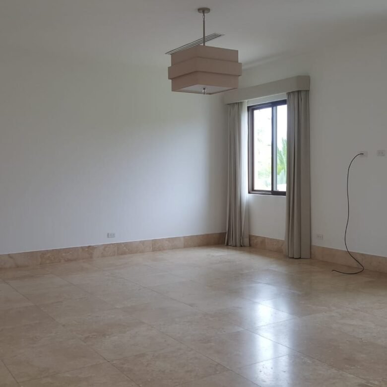 Casa en Campo de Golf : Santa María, exclusiva comunidad completa con garita de seguridad 24 horas