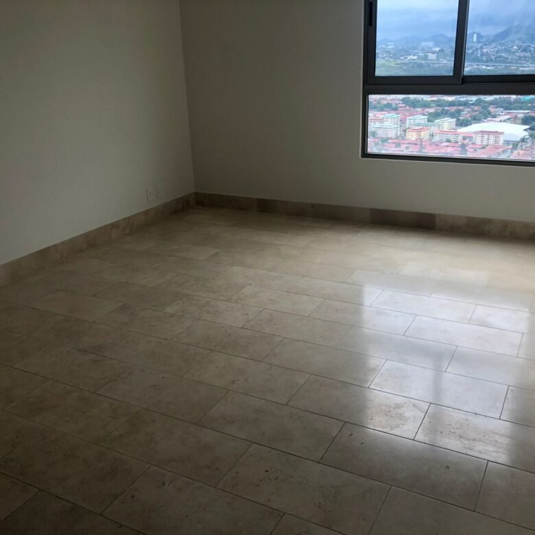 Santa Maria – Comunidad de Golf en Ciudad: Torre Greenview, 215 m², 3 Recámaras, Seguro y Pacífico