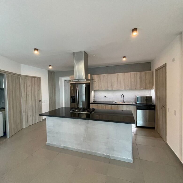 Ave Balboa, Experimente Vivir Frente Al Mar: Amoblado, 218 m², Yacht Club