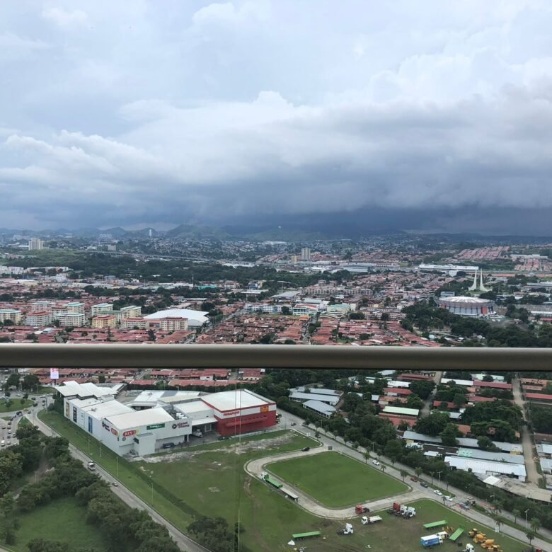 Santa Maria – Comunidad de Golf en Ciudad: Torre Greenview, 215 m², 3 Recámaras, Seguro y Pacífico