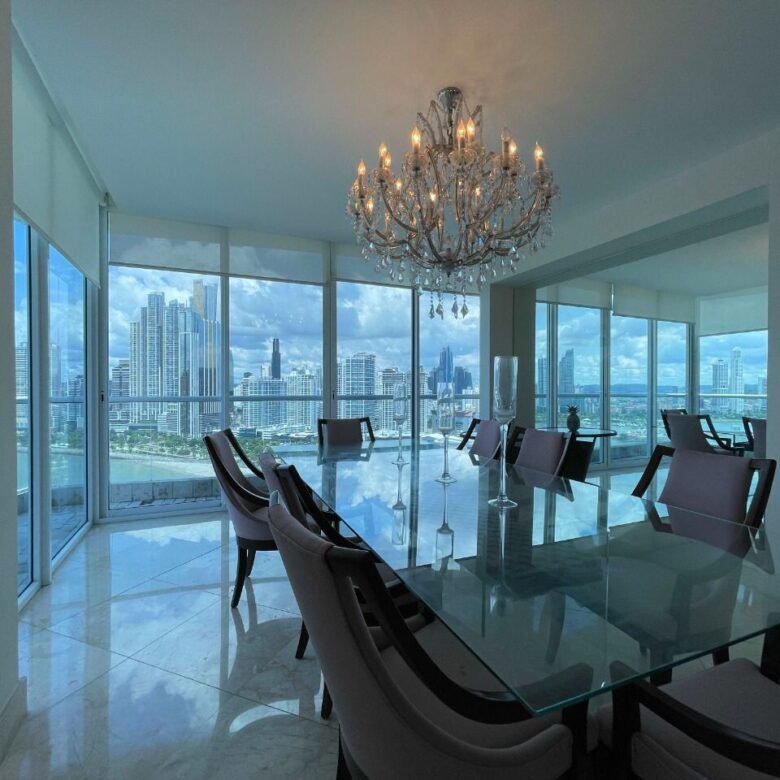 Paitilla Frente Al Mar: The Point, Amoblado, 500 m², 4 Habitaciones, 4.5 Baños