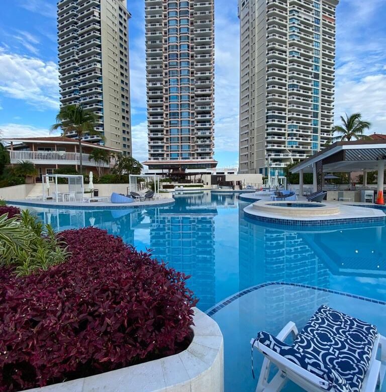 En El Mar, La Vida Es Más Sabrosa: Viva en Playa Coronado, Frente Al Playa 191 m²