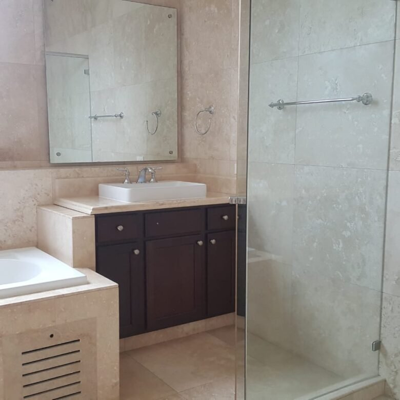 Casa en Campo de Golf : Santa María, exclusiva comunidad completa con garita de seguridad 24 horas