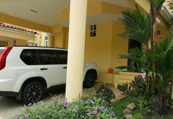 Viva en Lo Natural – Albrook: Casa Adosada 3 Habitaciones + Cuarto de Servicio