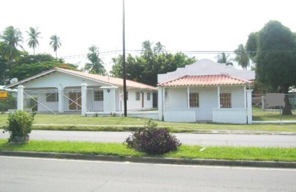 Playas – Chame – Sobre Via Panamericana: Bejuco, 1430 m² de Terreno con 2 Casas
