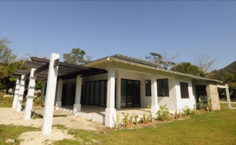 Casa de Montaña, en El Valle de Antón: Linda Comunidad, Clima Frío y Cerca Playa