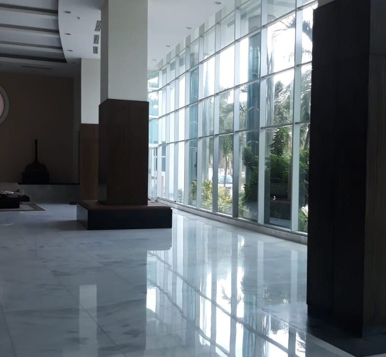 Penthouse Frente Al Mar – Costa del Este: 415 m², 4 Habitaciones, 4.5 Baños, Vista Frontal