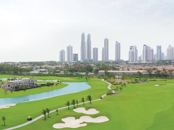 Santa Maria – Comunidad de Golf en Ciudad: Torre Greenview, 215 m², 3 Recámaras, Seguro y Pacífico