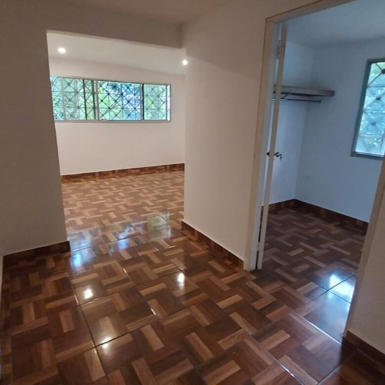 Area Revertida – Sector del Canal de Panamá: Casa Alquilada, de 4 Habitaciones + Den + Estudio