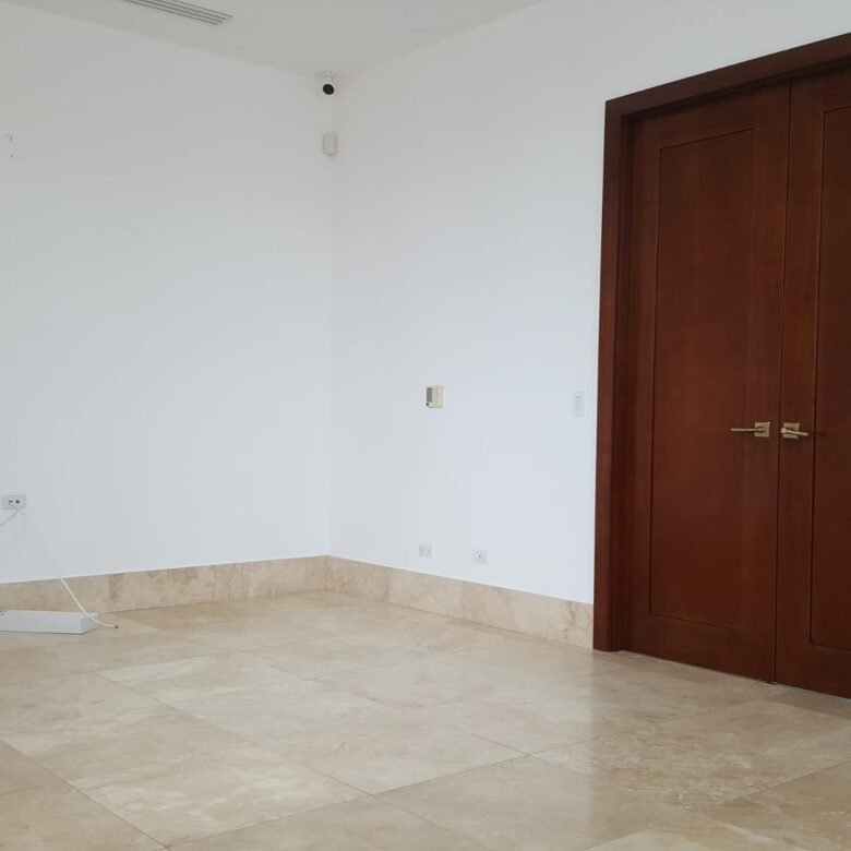 Casa en Campo de Golf : Santa María, exclusiva comunidad completa con garita de seguridad 24 horas