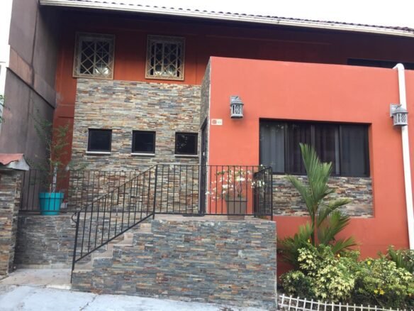 Albrook: Cómoda Residencia de 473 m², 3 Habitaciones, Amplia Terraza, Cbe