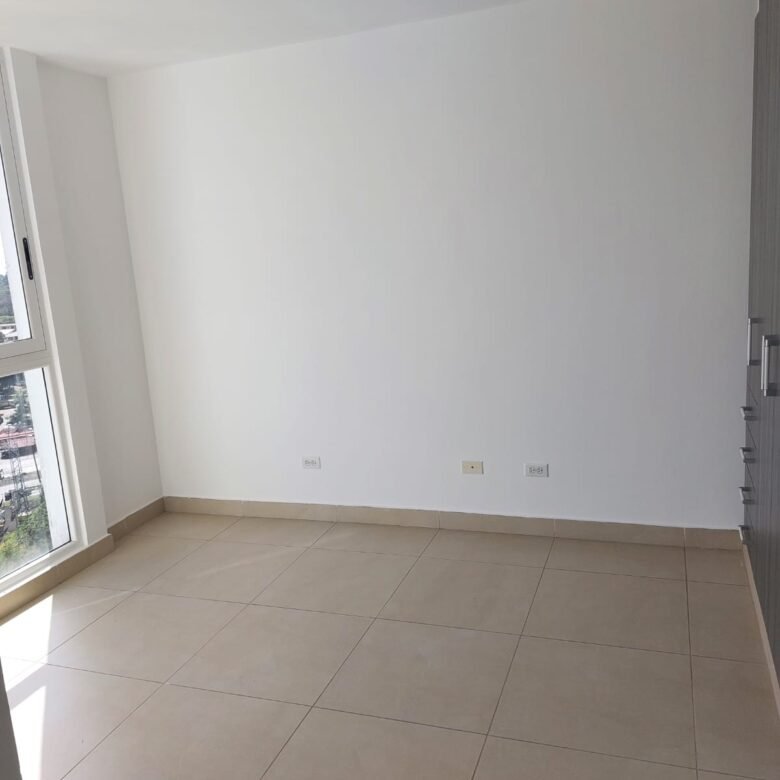Altos de Panamá, Nuevo, Kings Park 500: 155.70 m² con 4 Recámaras y 3 Parking