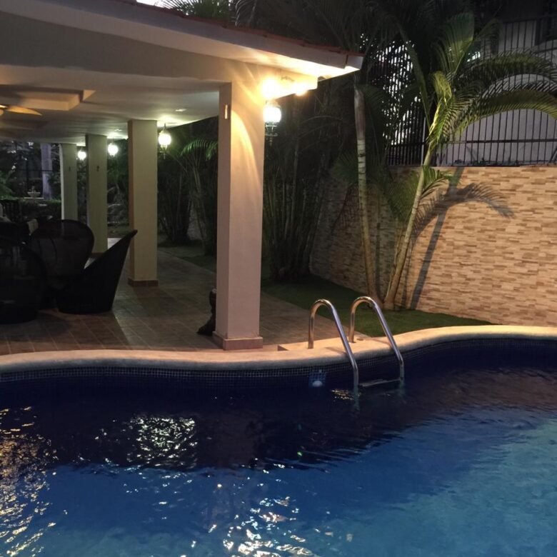 Albrook: Casa Unifamiliar, Cómoda, Colinda Area Verde – 5 Recs + Atico + Cbe