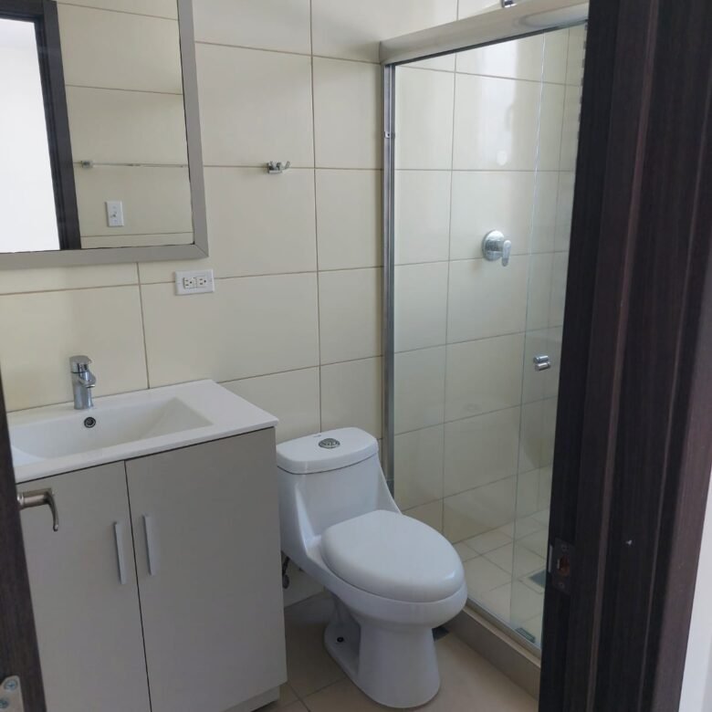 Altos de Panamá, Nuevo, Kings Park 500: 155.70 m² con 4 Recámaras y 3 Parking