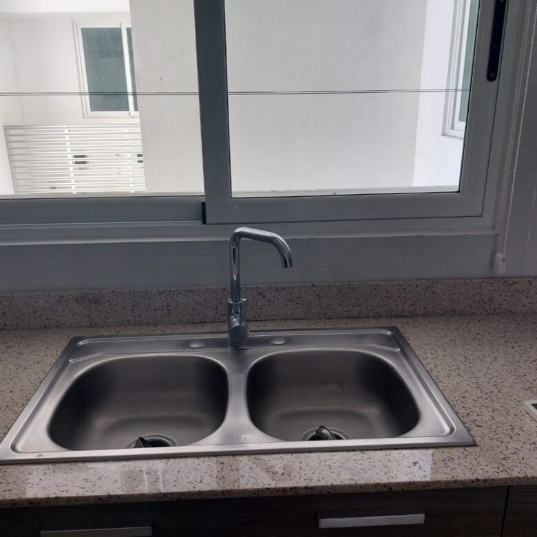 Altos de Panamá, Nuevo, Kings Park 500: 155.70 m² con 4 Recámaras y 3 Parking