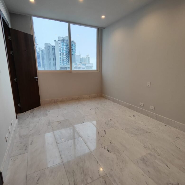 Estrene un Hogar Exclusivo en Paitilla: Vista Al Mar, The Towers, 329 m²