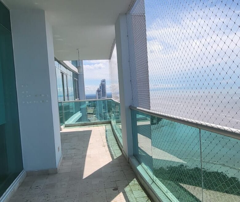 Penthouse Frente Al Mar – Costa del Este: 415 m², 4 Habitaciones, 4.5 Baños, Vista Frontal