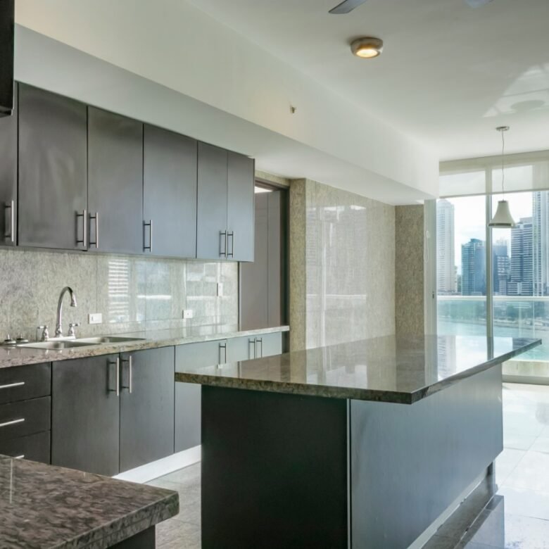 Paitilla Frente Al Mar: The Point, Lujoso Apartamento de 500 m², con Equipos