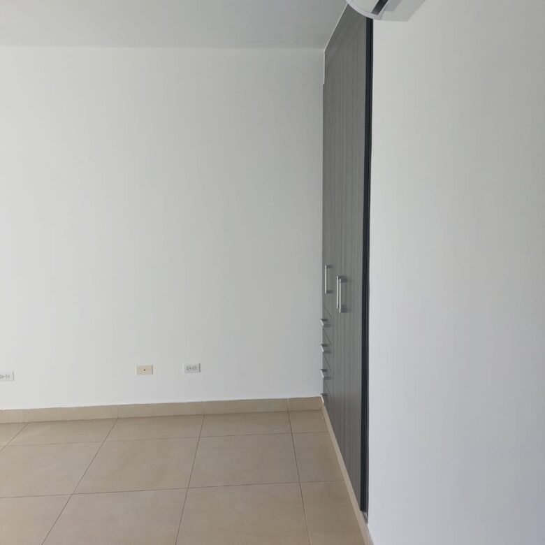 Altos de Panamá, Nuevo, Kings Park 500: 155.70 m² con 4 Recámaras y 3 Parking